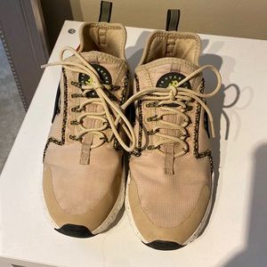 Nike Huarache Sneakers